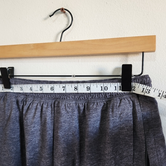 Lululemon MEN Athletica Sporty Short Men Size S Gray Color GYM Running - Picture 9 of 11